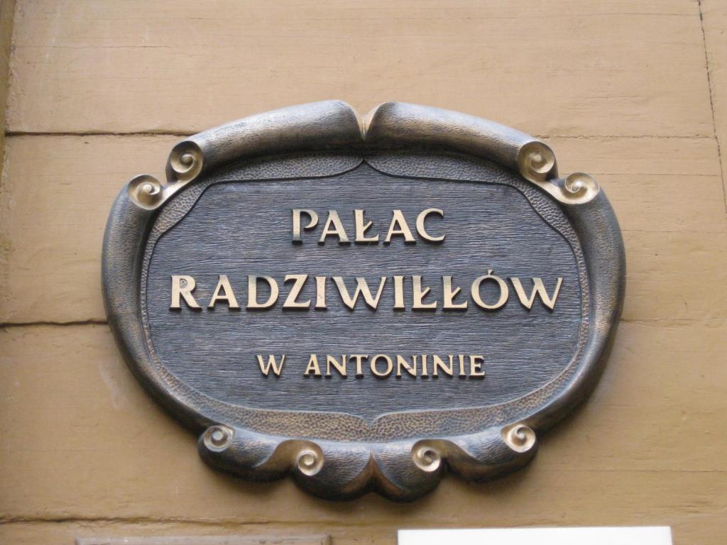 Palac Mysliwski W Antoninie Antonin  Exteriör bild
